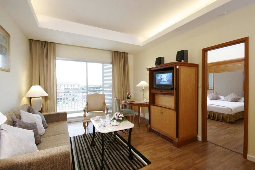 Kameo Grand Hotel & Serviced Apartment, Rayong Esterno foto