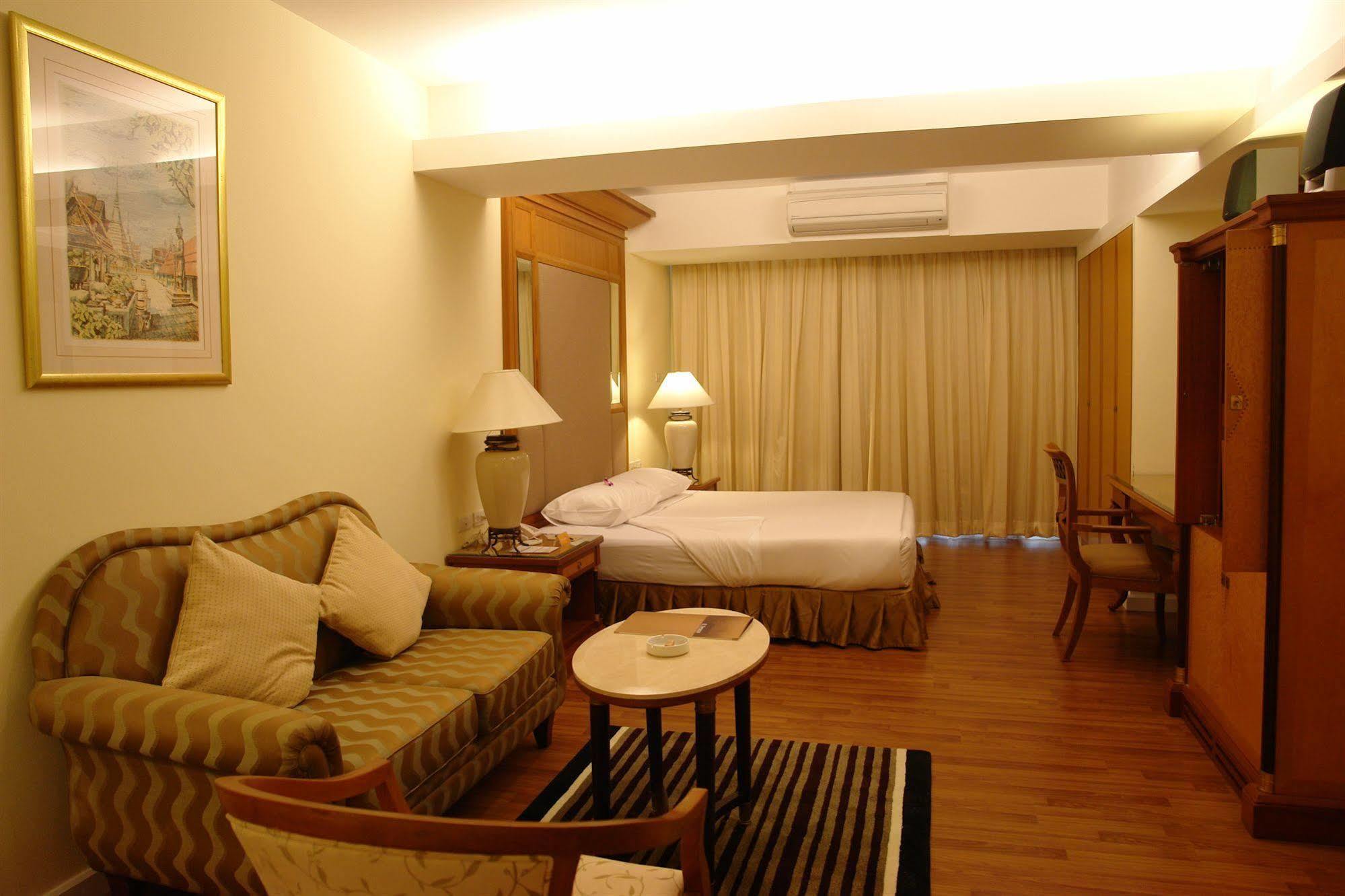 Kameo Grand Hotel & Serviced Apartment, Rayong Esterno foto