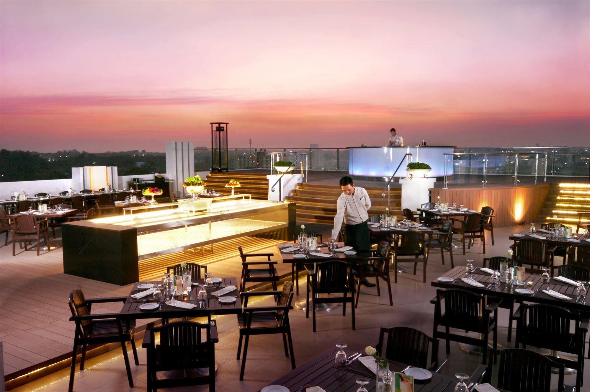 Kameo Grand Hotel & Serviced Apartment, Rayong Esterno foto