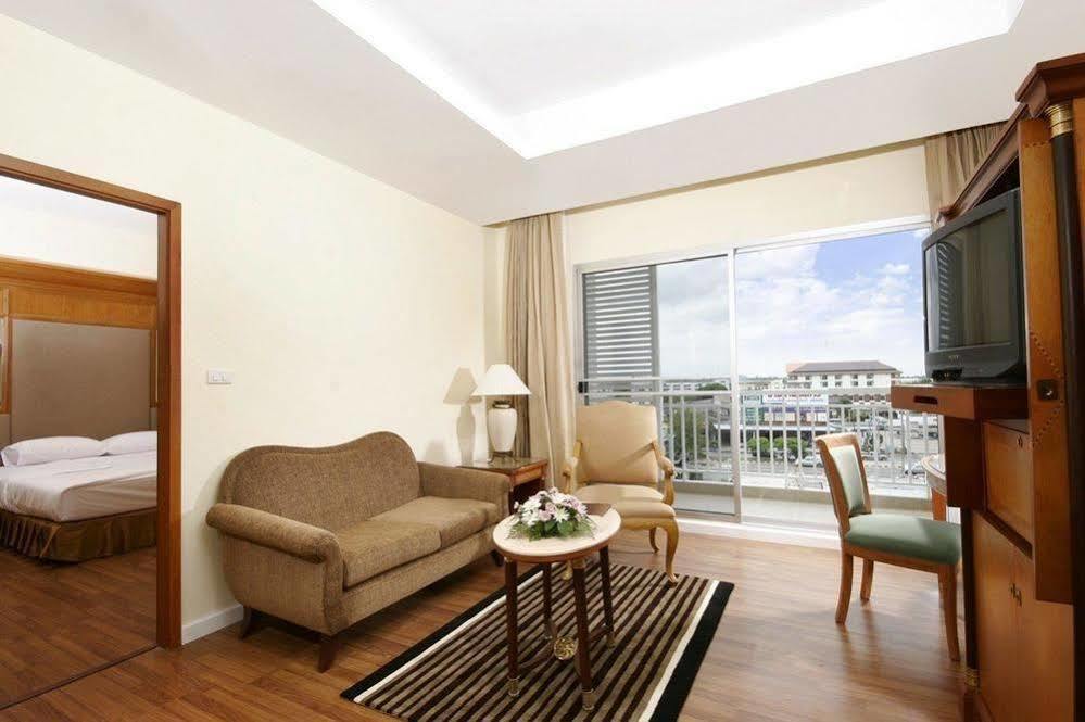 Kameo Grand Hotel & Serviced Apartment, Rayong Esterno foto