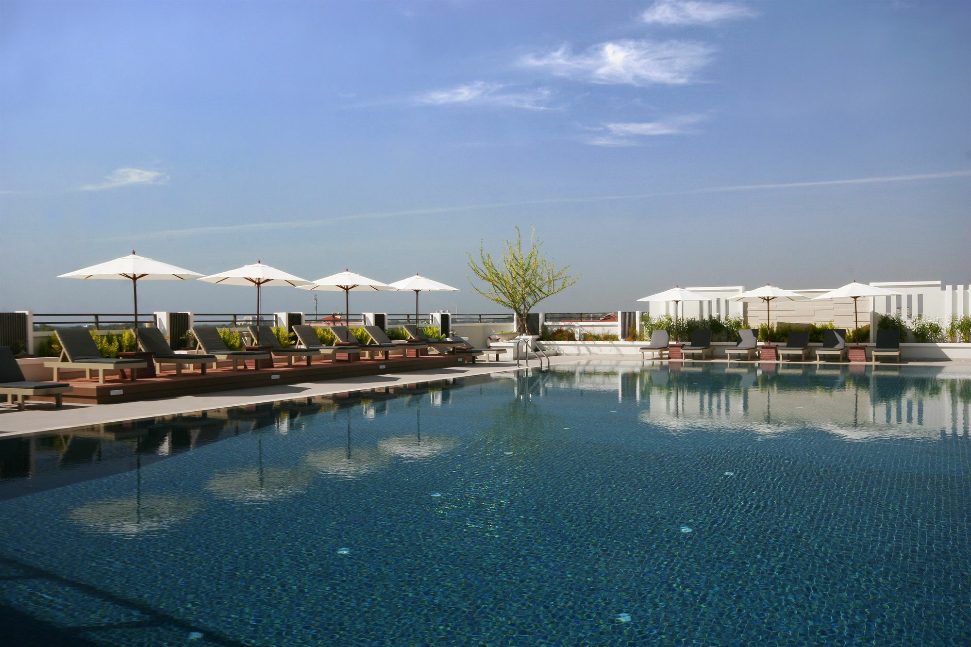 Kameo Grand Hotel & Serviced Apartment, Rayong Esterno foto