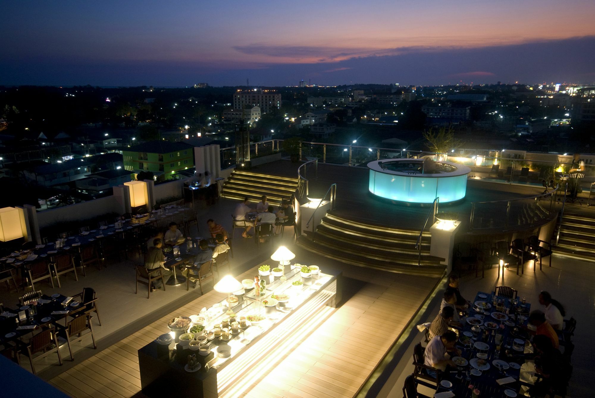 Kameo Grand Hotel & Serviced Apartment, Rayong Esterno foto