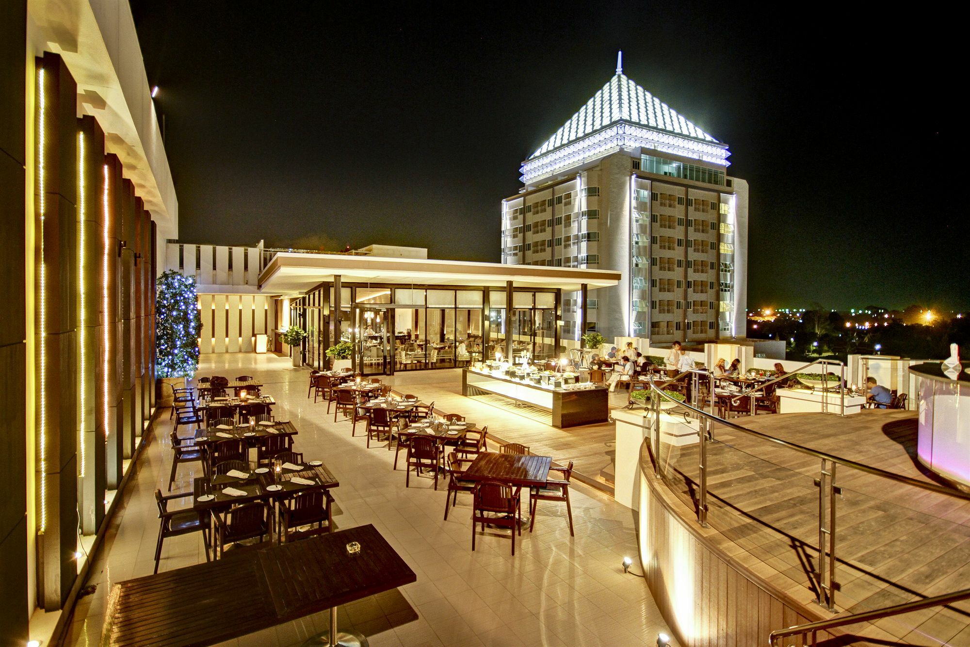 Kameo Grand Hotel & Serviced Apartment, Rayong Esterno foto
