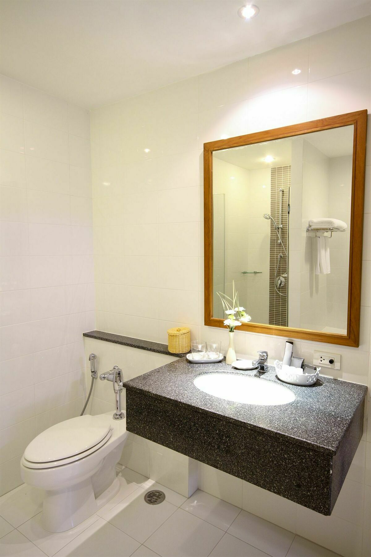 Kameo Grand Hotel & Serviced Apartment, Rayong Esterno foto