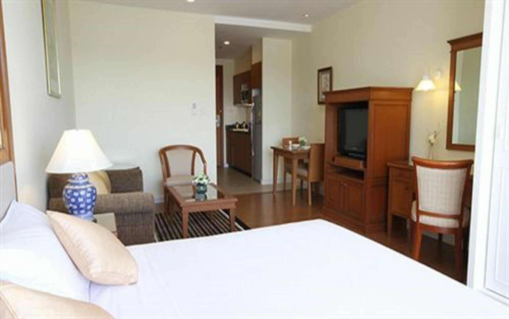 Kameo Grand Hotel & Serviced Apartment, Rayong Esterno foto